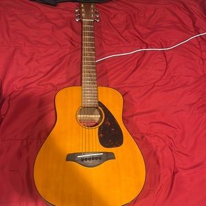 Yamaha fg junior guitar